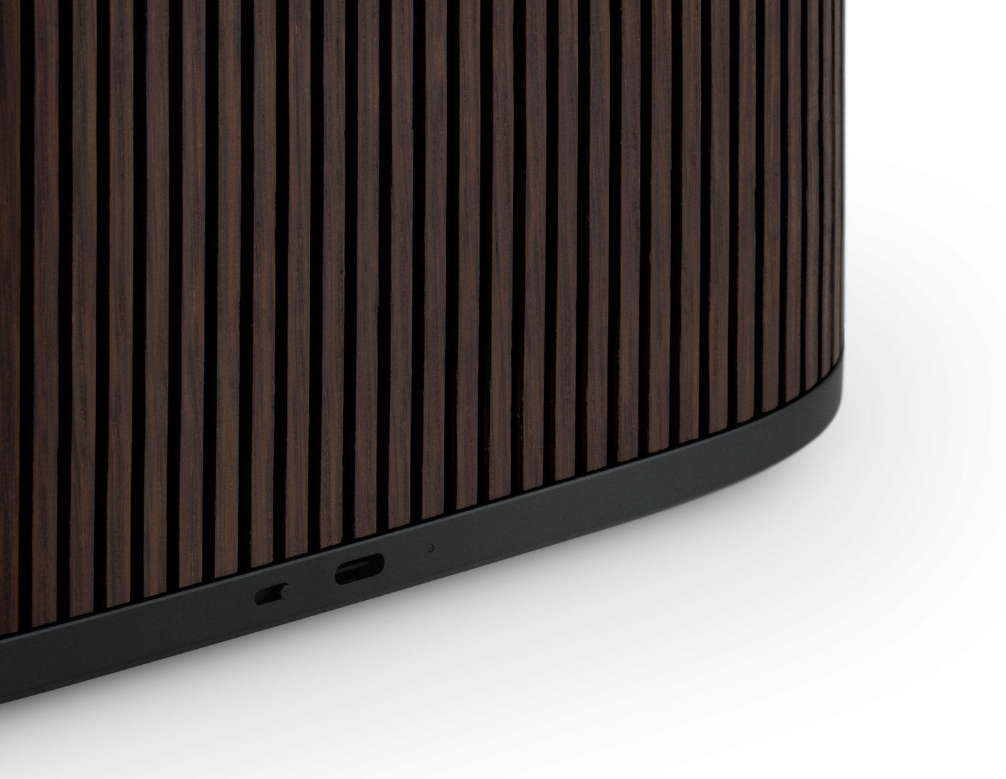 Bang & Olufsen BeoSound A5 Dark Oak - USB-C