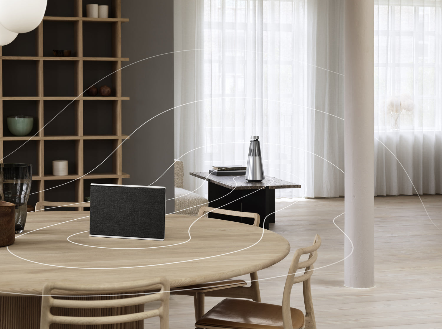 B&O BeoSound Level im Multiroomverbund mit einer BeoSound 2 in silber