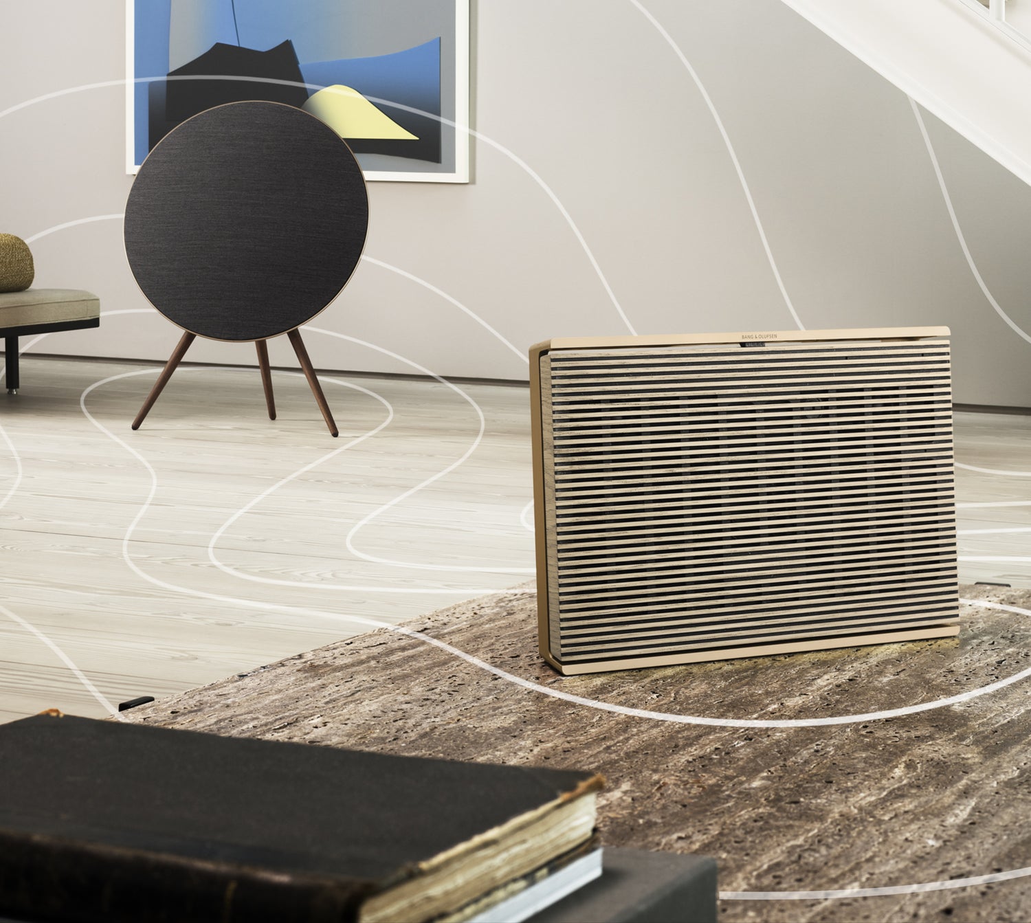 BeoSound Level im Vordergrund und BeoPlay A9 im Hintergrund