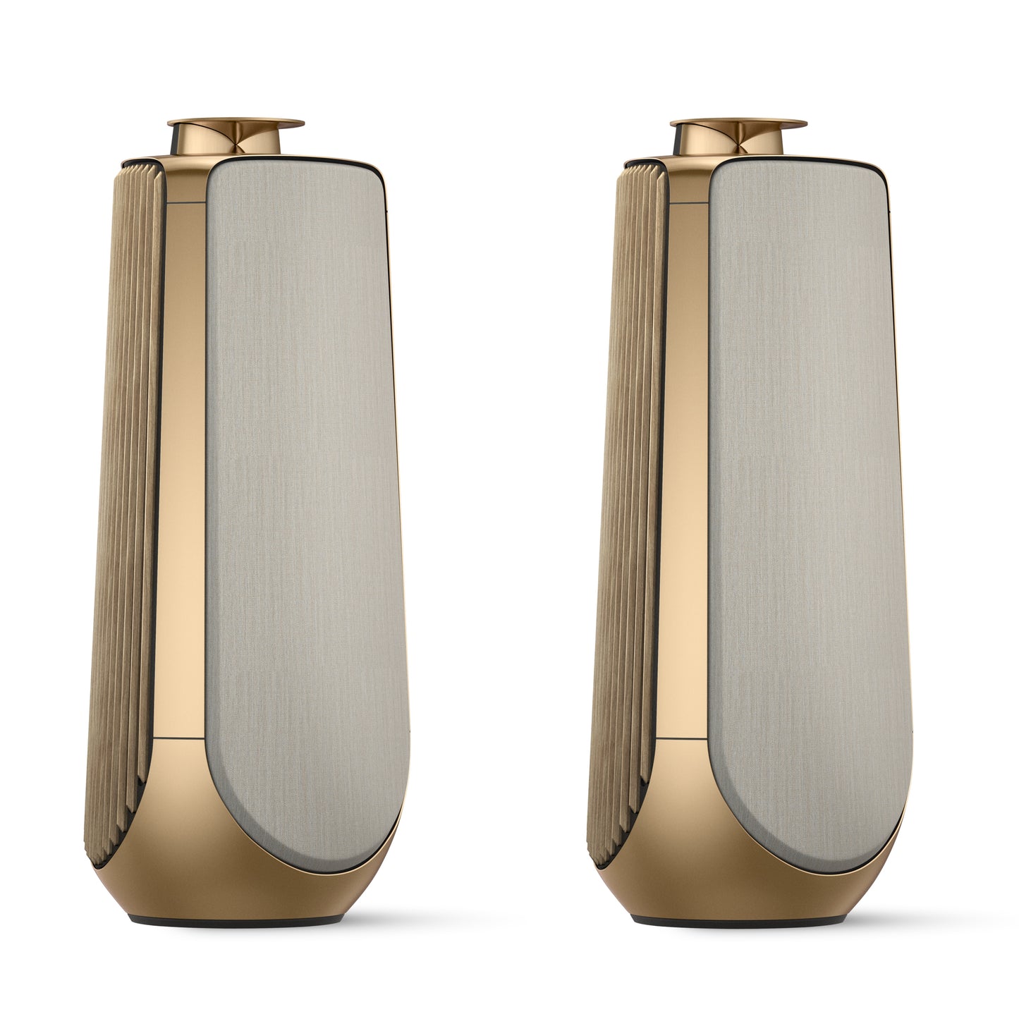 Ein Paar BeoLab von von Bang & olufsen im Gold Tone