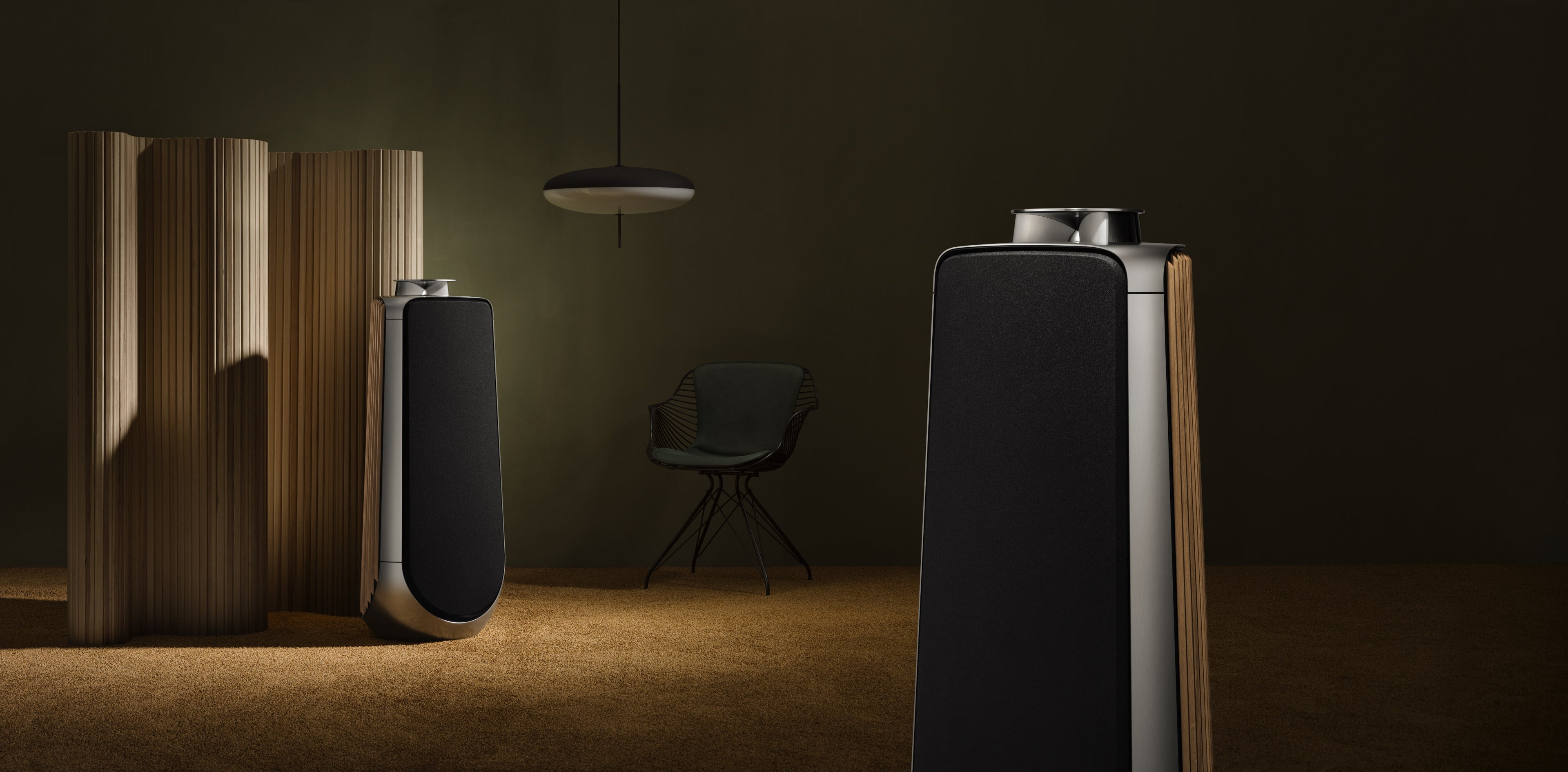 BeoLab 50 in Silber