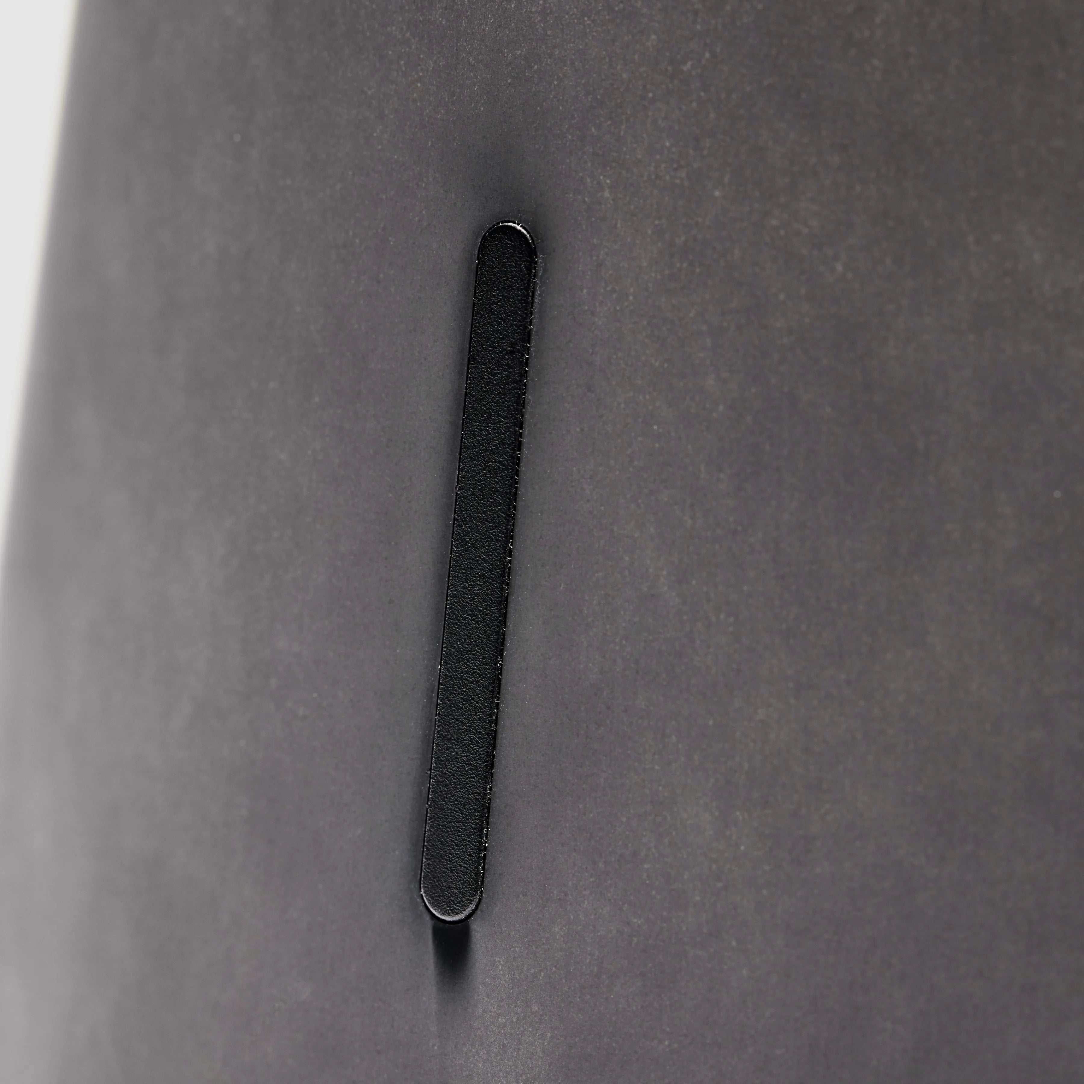 Beosound 2 Vollebak Edition. Detailaufnahme Alu