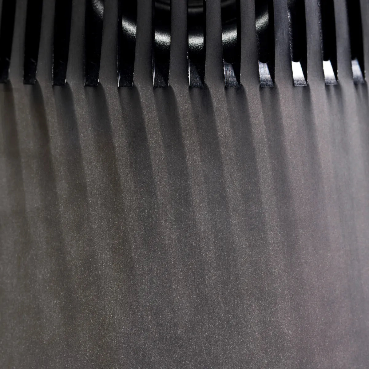 Beosound 2 Vollebak Edition. Detailaufnahme Lautsprechertreiber oben