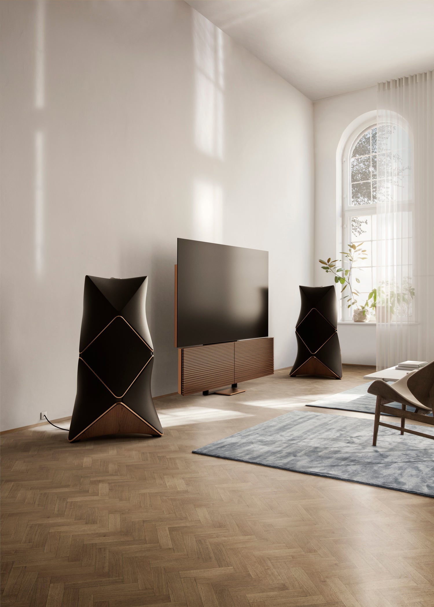 Bang & Olufsen Zug / Klangformat AG: High End Televisions, Sound Systems,  Loudspeakers