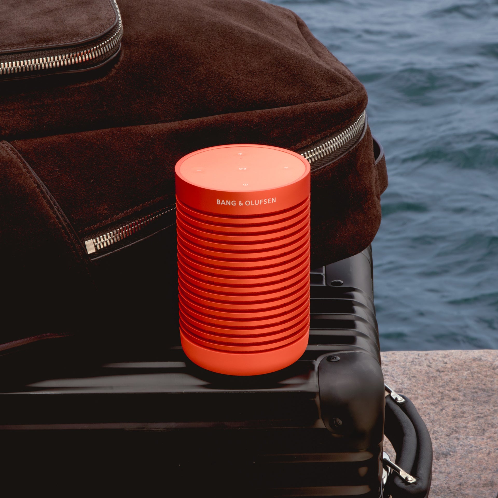 BeoSound Explore - portable Bluetooth speaker « B&O – Luxussound