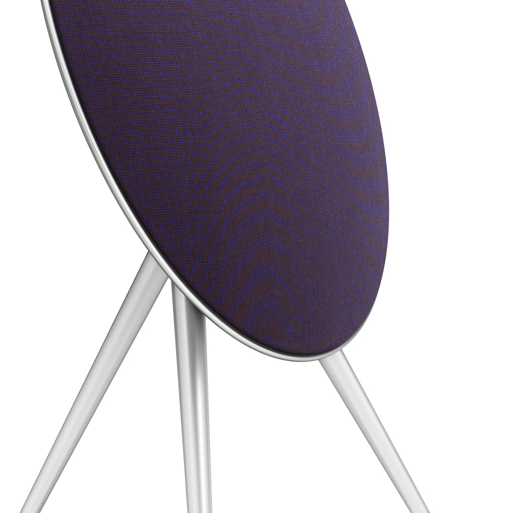 Bang & Olufsen, B&O Beosound A9 Multiroom Lautsprecher aus der Centennial Collection mit Ansicht auf die Alufüße