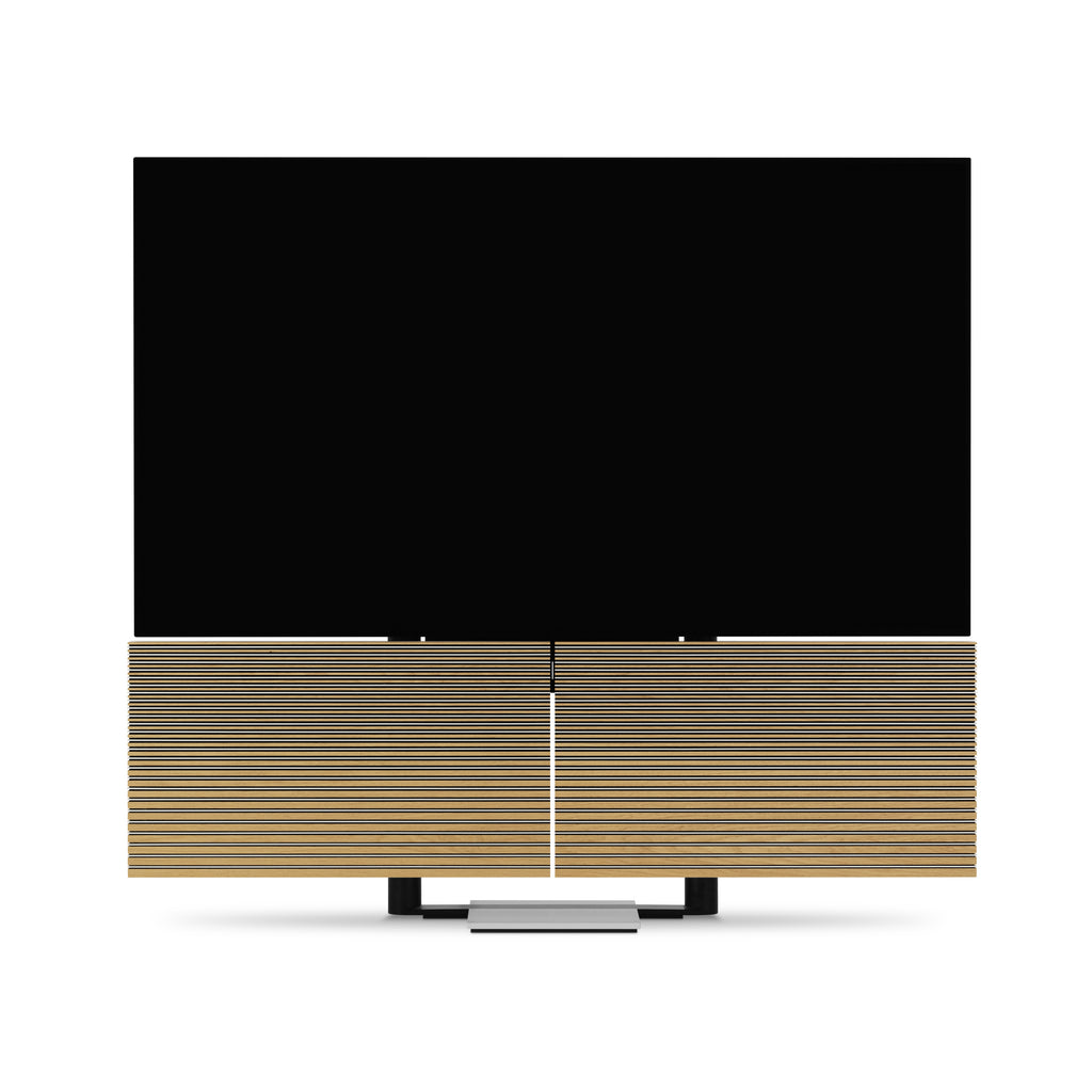 Beovision Harmony in silber/oak auf Bodenstandfuß  frontale ansicht 