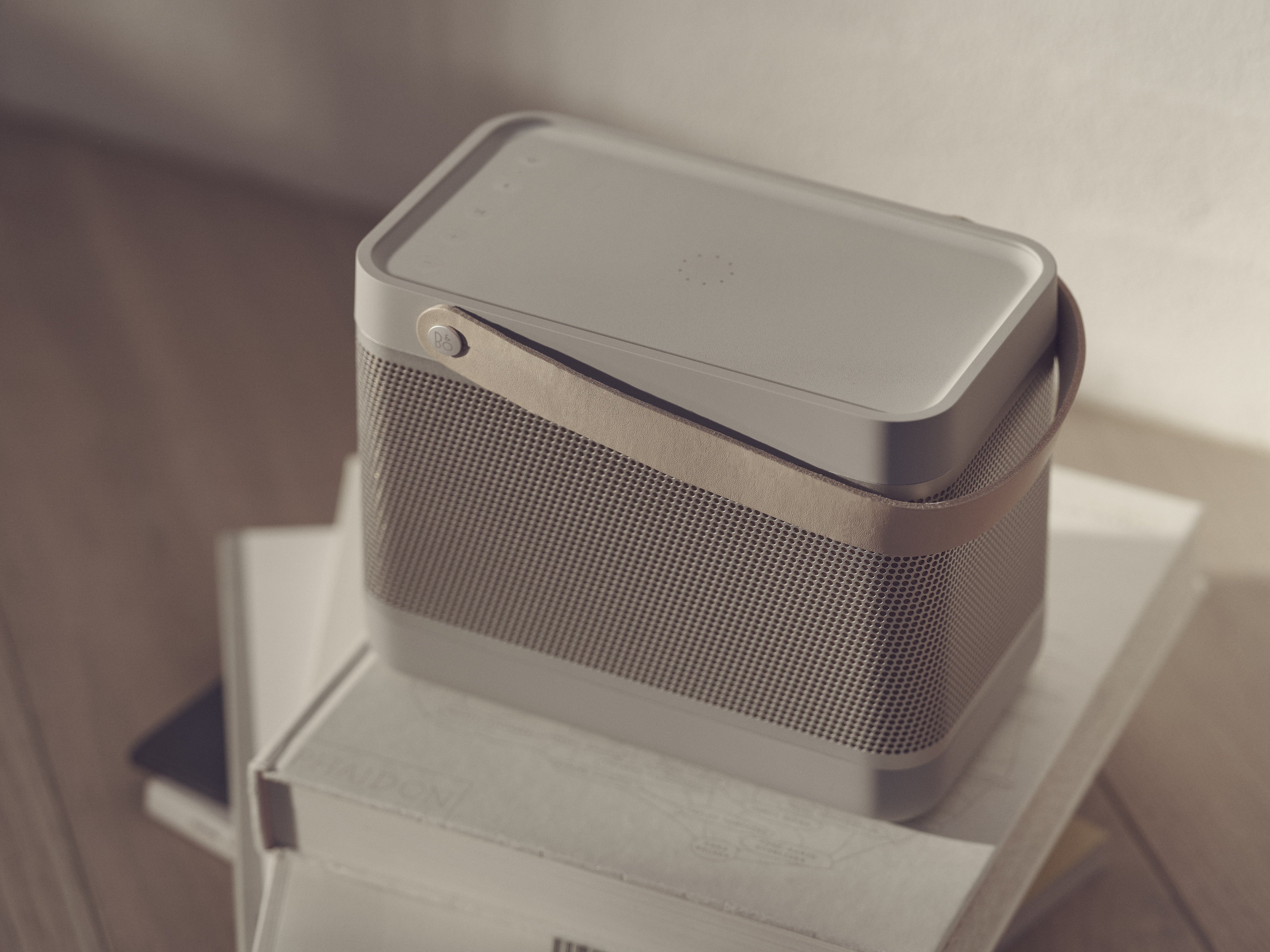 BeoLit 20 - Bluetooth speaker « B&O – Luxussound