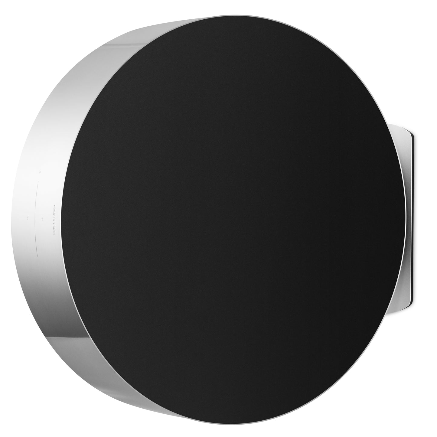 Bang & Olufsen BeoSound Edge Silber an einer Wand